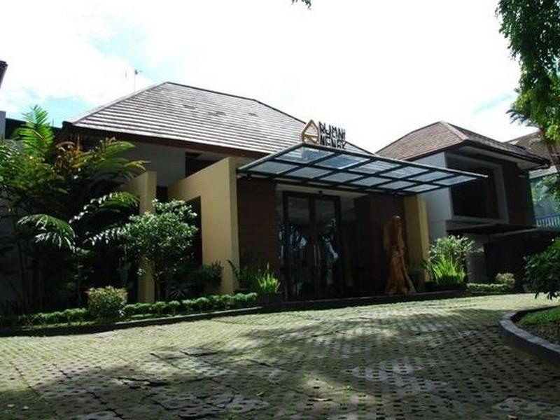 بادانج Rumah Nenek Hotel And Restaurant المظهر الخارجي الصورة