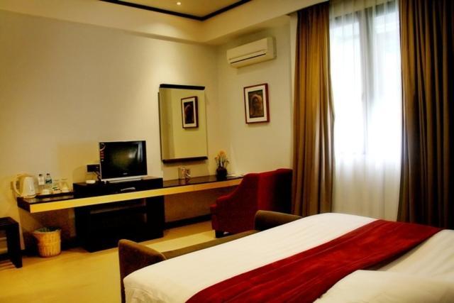 بادانج Rumah Nenek Hotel And Restaurant الغرفة الصورة