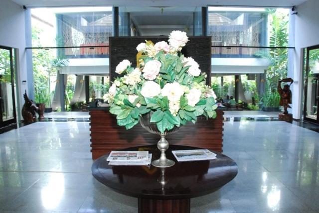 بادانج Rumah Nenek Hotel And Restaurant المظهر الخارجي الصورة